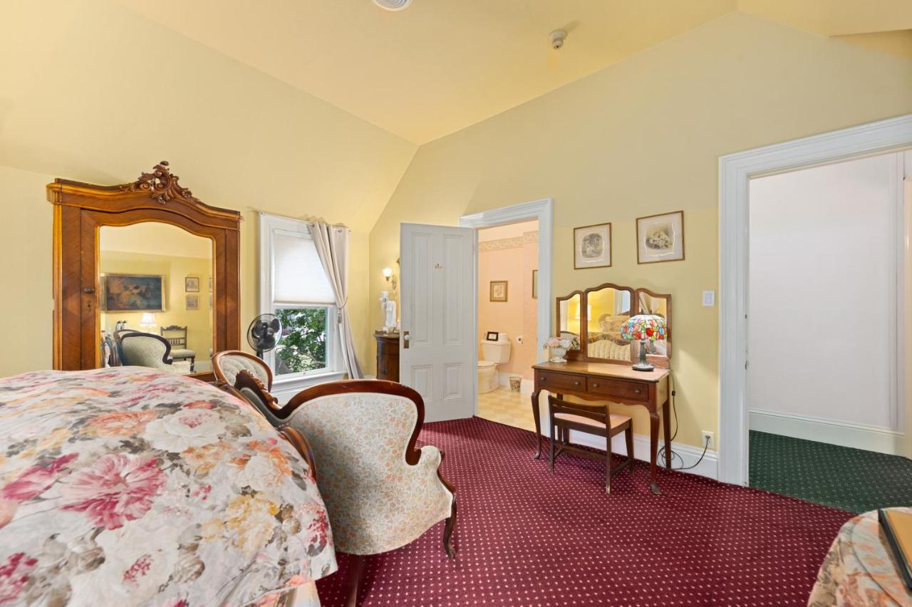 The Gables Wine Country Inn ซานตา โรซา ภายนอก รูปภาพ