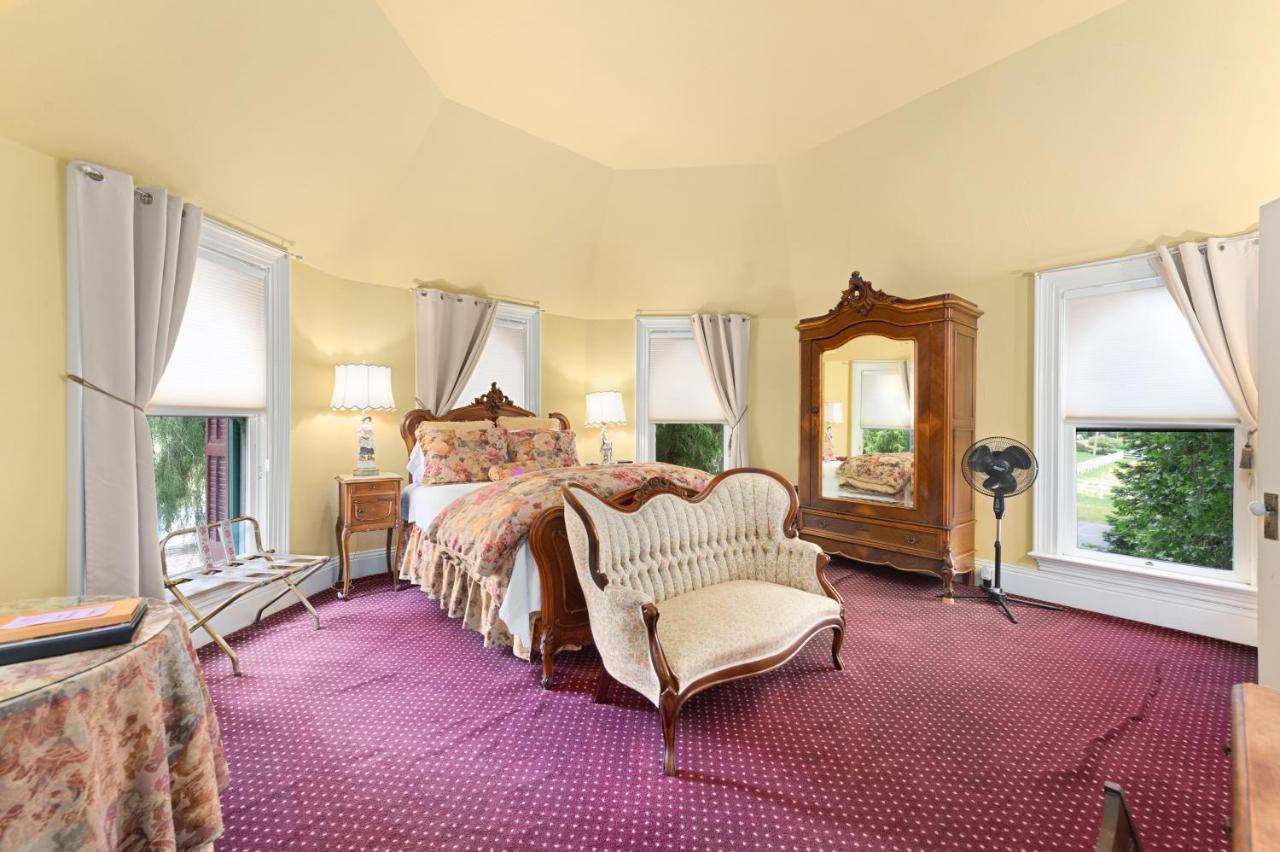 The Gables Wine Country Inn ซานตา โรซา ภายนอก รูปภาพ