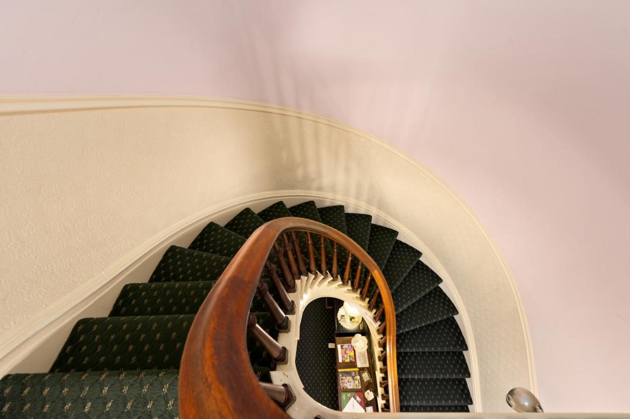 The Gables Wine Country Inn ซานตา โรซา ภายนอก รูปภาพ