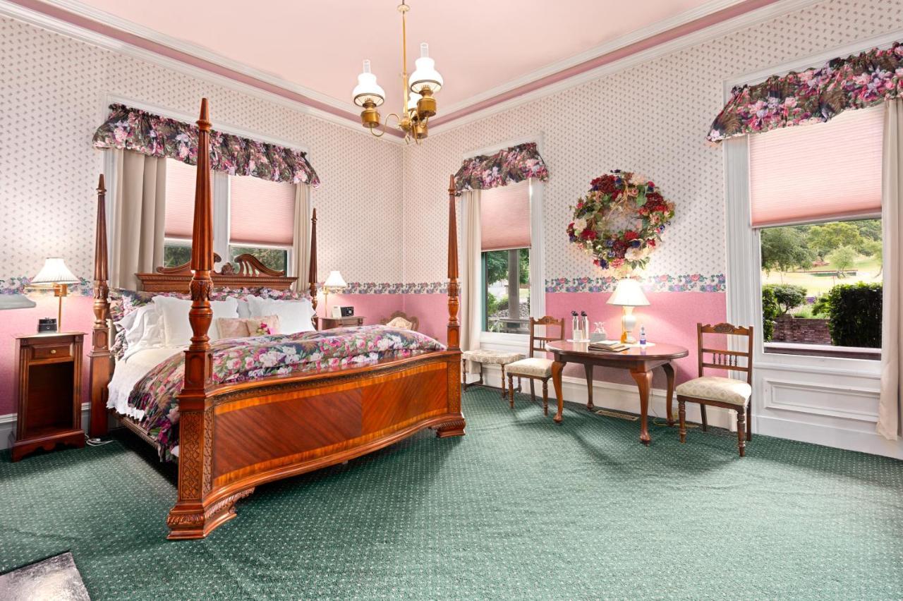 The Gables Wine Country Inn ซานตา โรซา ภายนอก รูปภาพ