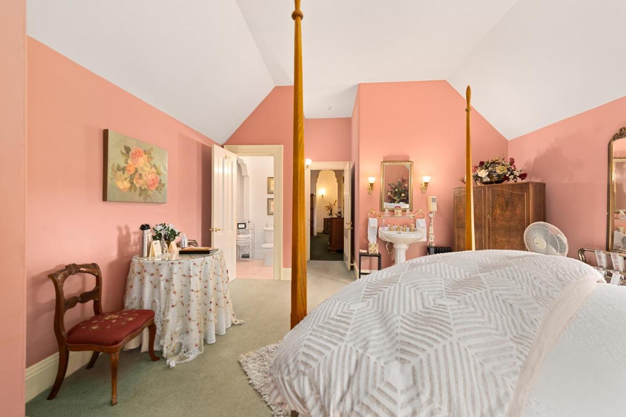 The Gables Wine Country Inn ซานตา โรซา ภายนอก รูปภาพ