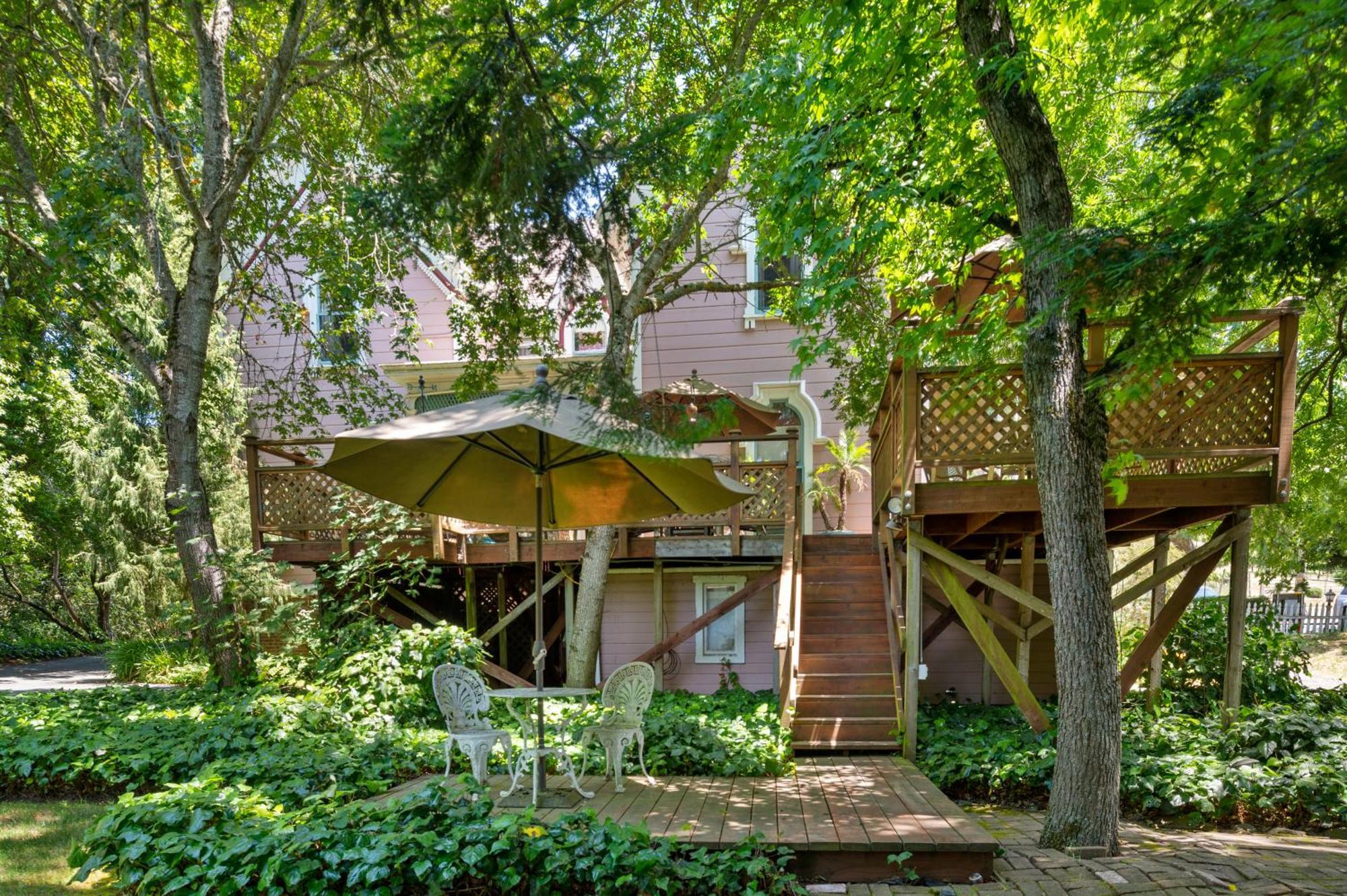 The Gables Wine Country Inn ซานตา โรซา ภายนอก รูปภาพ