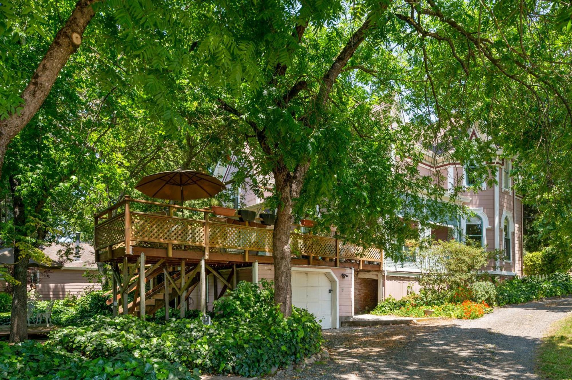 The Gables Wine Country Inn ซานตา โรซา ภายนอก รูปภาพ